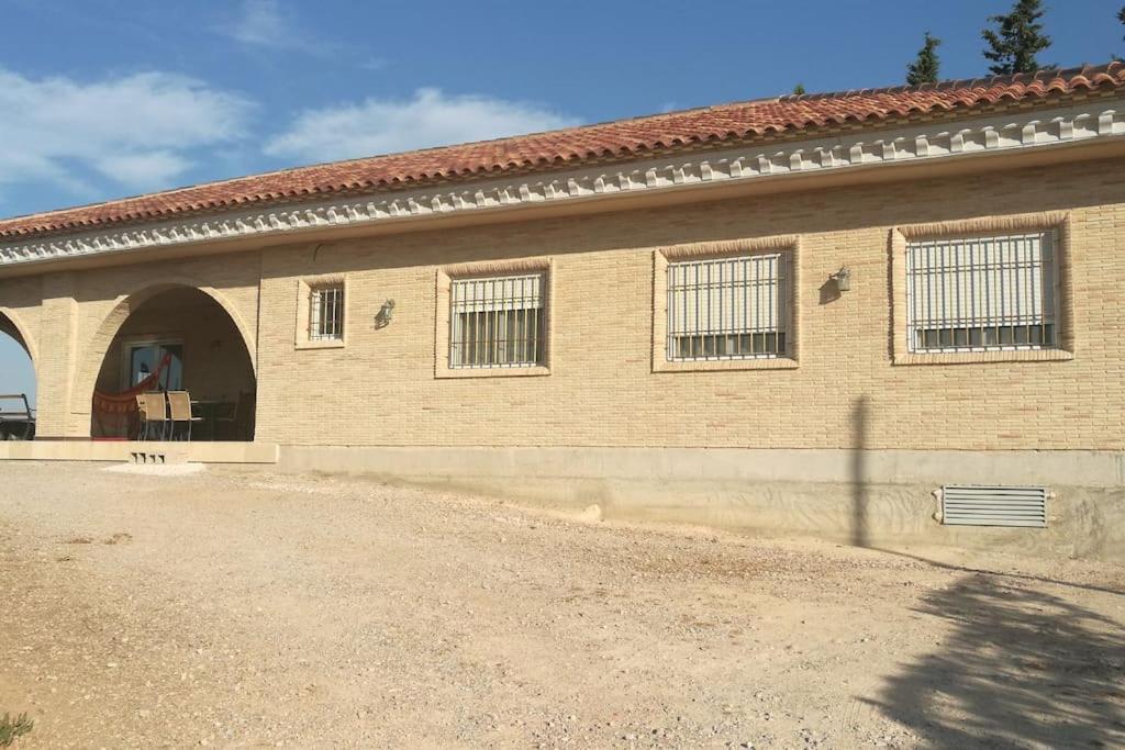 Muy Grande, Con Piscina Y Pistas Fortuna