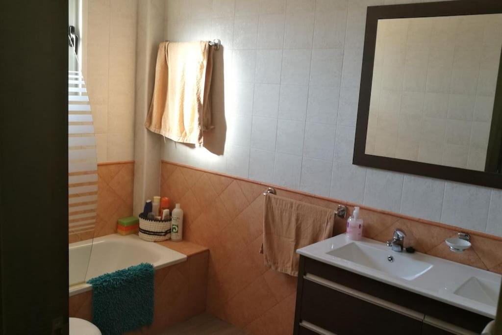 Holiday home Muy Grande, Con Piscina Y Pistas *